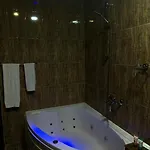 централ пойнт бутик Хотел 3*