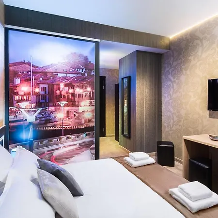 Point Boutique 3*